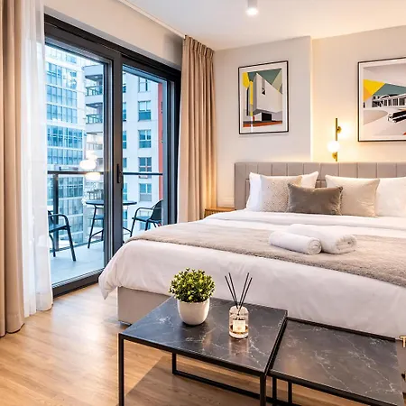 Towarowa Towers Atelier Apartamento